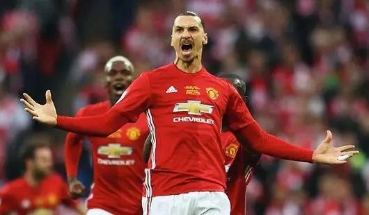 足球場上充 足球場上充